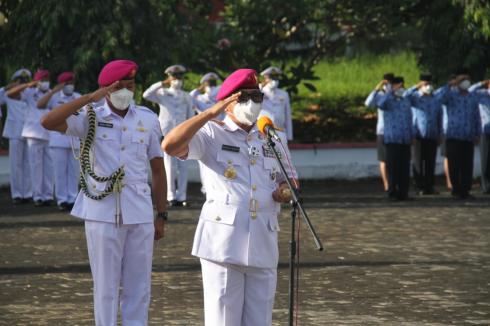 Peringati Hari Dharma Samudera Danlantamal VIII Pimpin Ziarah di TMP Kairagi