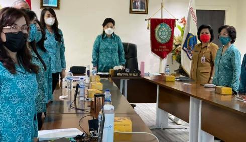 Rita - Devi Ikuti Pembukaan Rakernas IX PKK