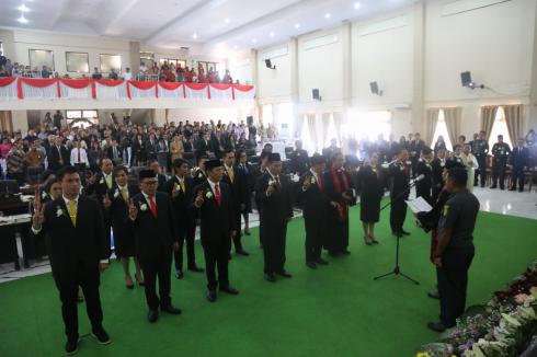 20 Legislator Tomohon Resmi Dilantik