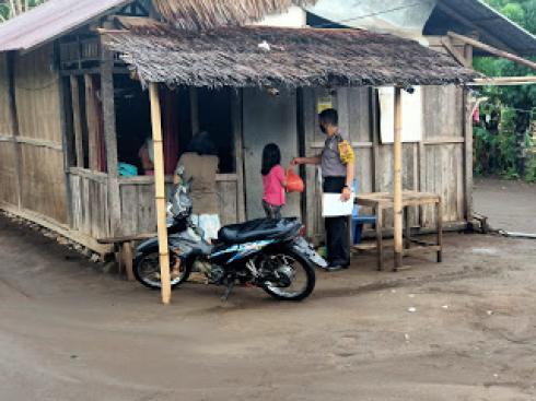 Polres Minsel Berbagi Kasih Kepada Warga Kurang Mampu Sambut Hari Bhayangkara Ke-74