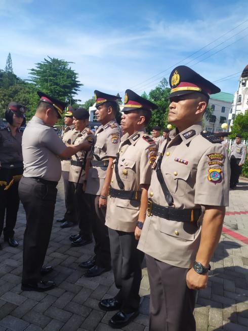 Pimpin Sertijab Kasat Sabhara, Kapolsek Mapanget dan Kapolsek Kawasan Bandara, Ini Pesan Kapolresta