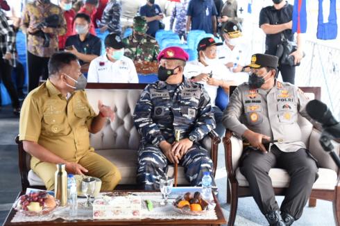 Danlantamal VIII Dampingi Gubernur Sulut Pantau Pulau Terluar