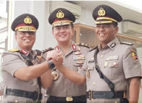 Sertijab Kabid Humas Polda Metro Jaya Dari Brigjend Argo Yuwono ke Kombes Yusri Yunus