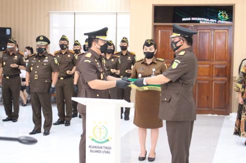 Lantik Wakajati Sulut dan Kajari Manado, Kajati : Pengangkatan, Penempatan, Serta Alih Tugas Pejabat di Lingkungan Kejaksaan Merupakan Hal Yang Biasa dan Wajar