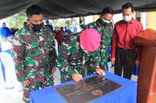 Kunker Ke Lanal Tolitoli, Danlantamal VIII Resmikan Rumah Dinas Perwira