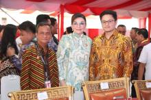 Bupati Tetty  Suport AIS