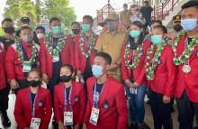 Gubernur Olly Dondokambey, Sambut Kedatangan Atlet Muaythai 