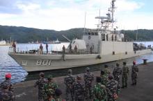Kedatangan KRI Pandrong-801 Di Bitung Disambut Danlantamal VIII Sambut 